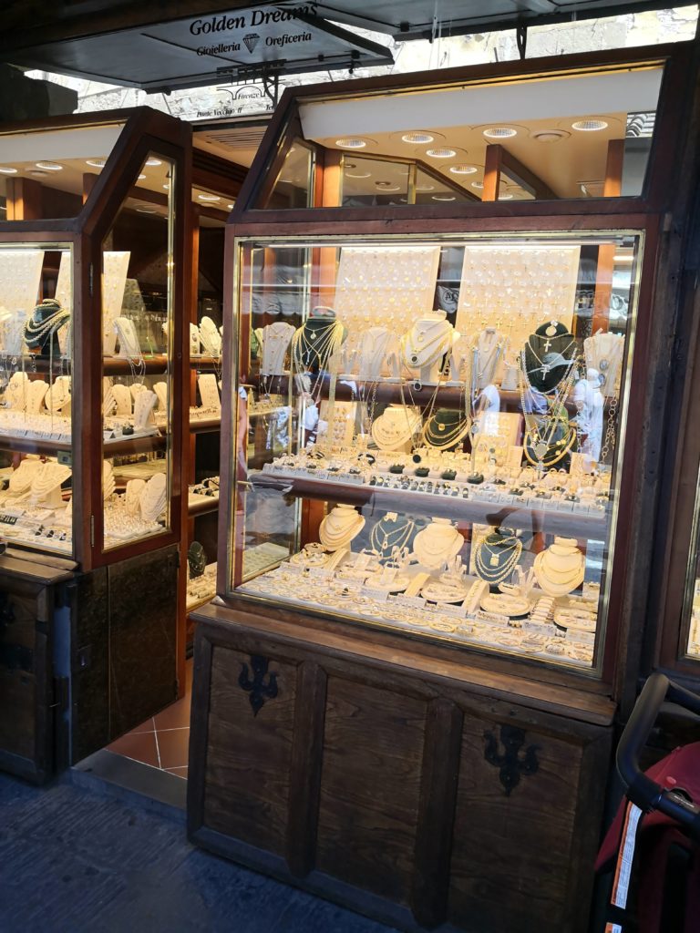 Witryna jednego z jubilerów na Ponte Vecchio