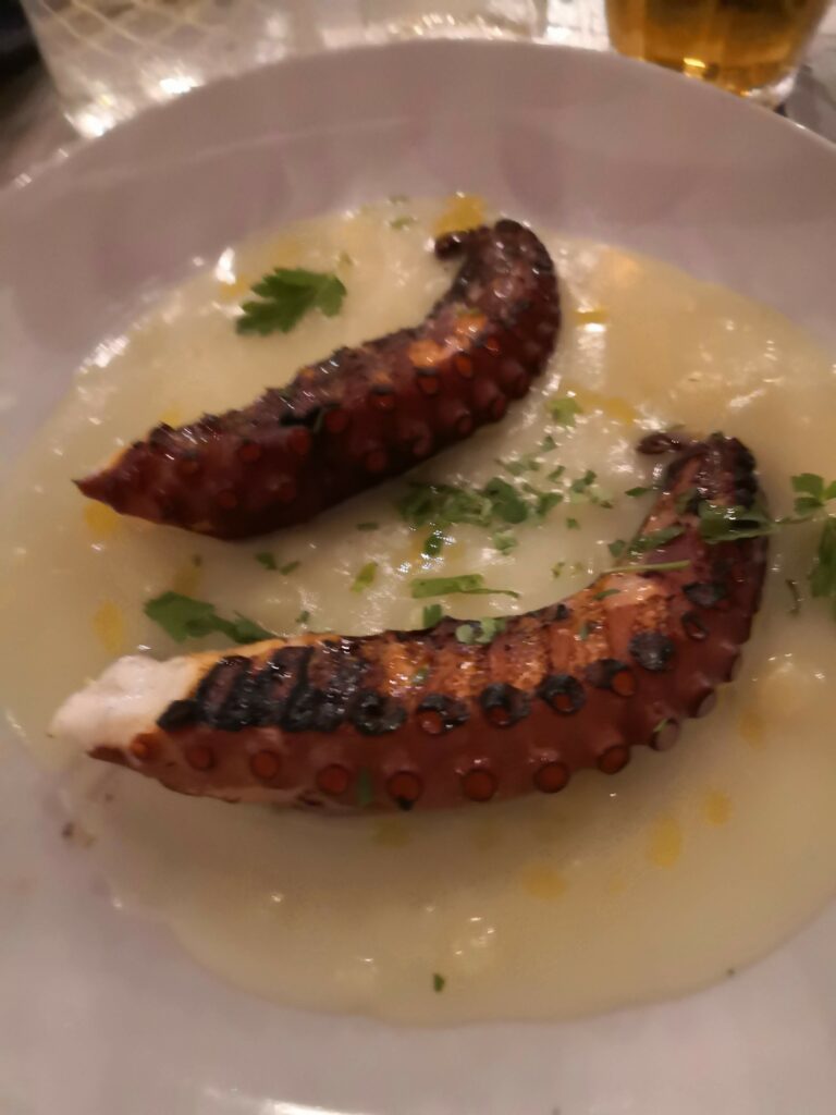 Gdzie zjeść w Toskanii? W Follonice w LA Taverna di Pulcinella | Grillowana ośmiornica
