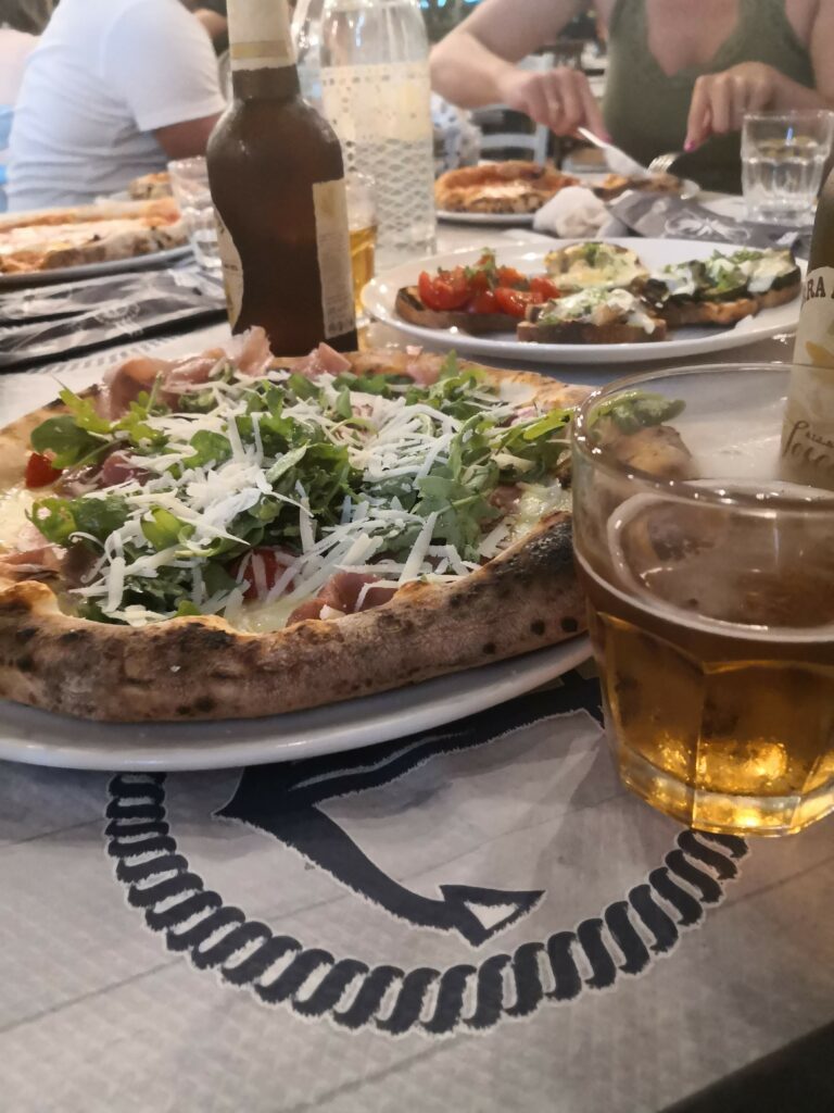 Gdzie zjeść w Toskanii? W Follonice w LA Taverna di Pulcinella | Grillowana ośmiornica | Pizza i przystawki