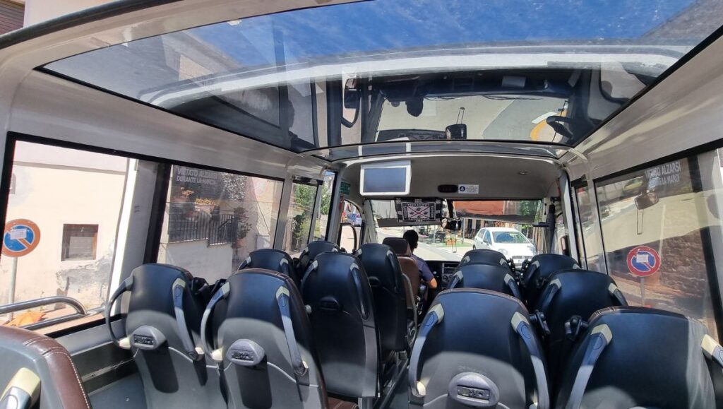 Badesi Li Junchi darmowy bus WakacjeWeWloszech.pl