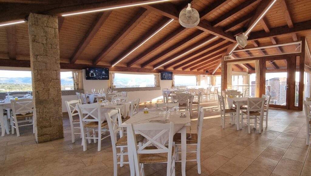 Badus Ristorante Badesi sala rastauracyjna WakacjeWeWloszech.pl